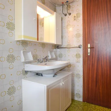 1 Bedroom Stunning In *